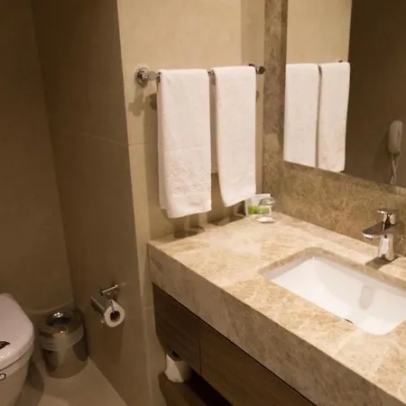 Apartamento Ramada & Suites By Wyndham Kusadası