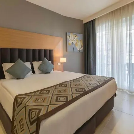 Ramada & Suites By Wyndham Kusadası