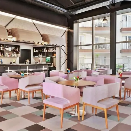 Apartamento Ramada & Suites By Wyndham