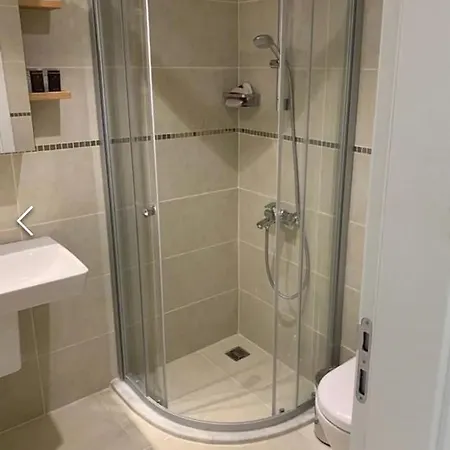 شقة Ramada & Suites By Wyndham كوشاداسيه