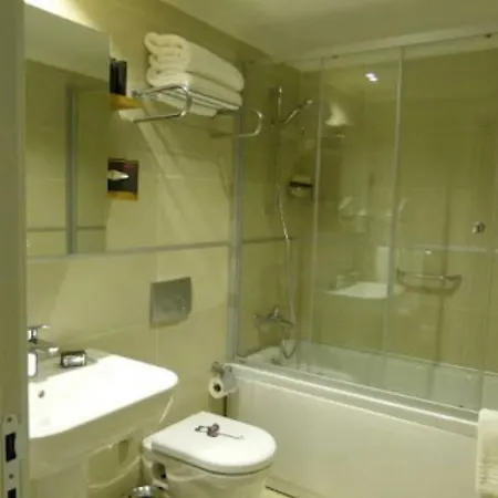Ramada & Suites By Wyndham Apartmán Kusadası