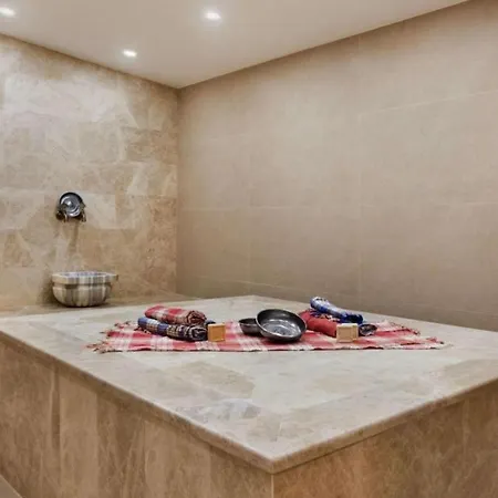 Ramada & Suites By Wyndham Apartman